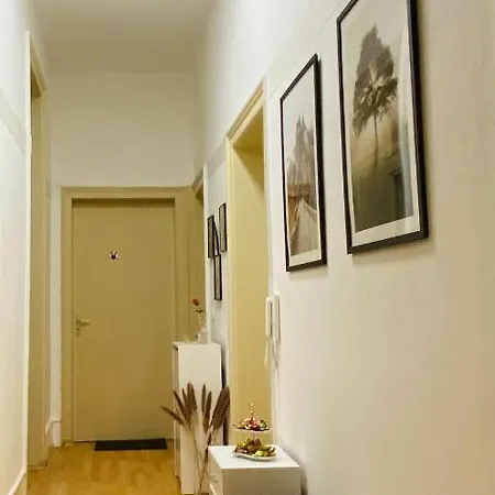 Privatunterkunft Modernisierte, Traumhafte In Zentraler Lage *